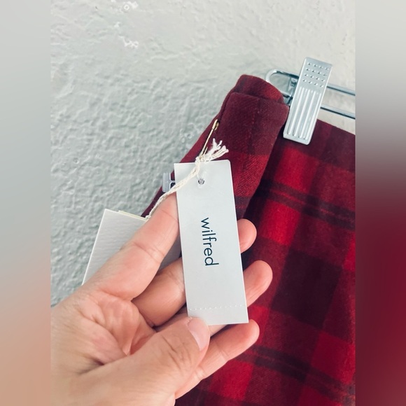 Aritzia Wilfred Wool Blend Wrap Tie Front Mini Skirt New WT
Waist 14 1/2” - Picture 4 of 8